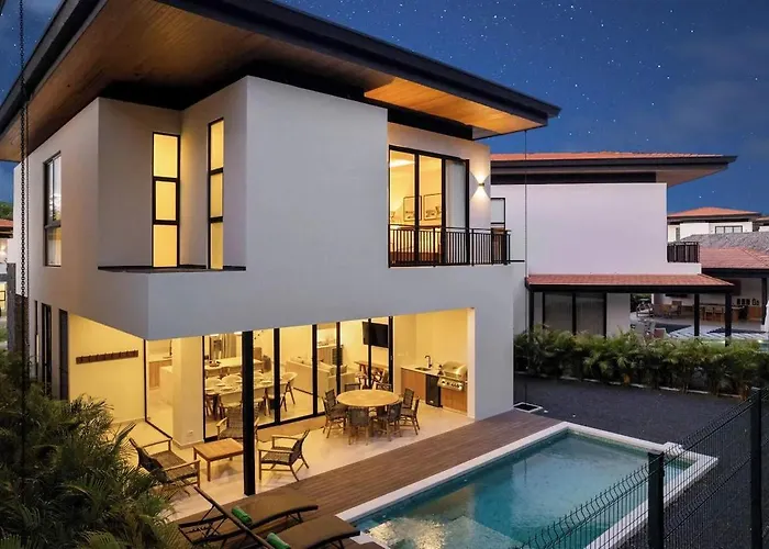 Modern With Pool In Private Tropical Community With Club & Access Hébergement de vacances San José Pinilla