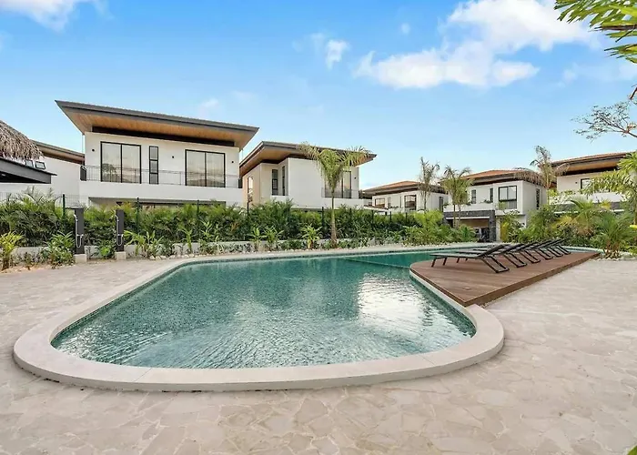 Modern With Pool In Private Tropical Community With Club & Access *