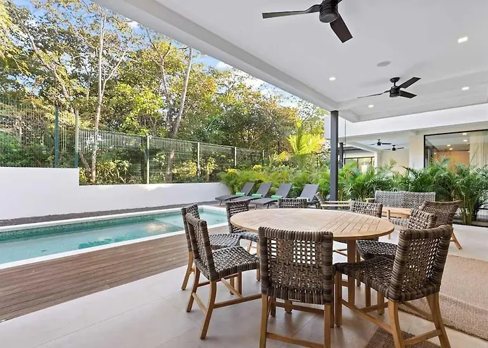 Hébergement de vacances Modern With Pool In Private Tropical Community With Club & Access