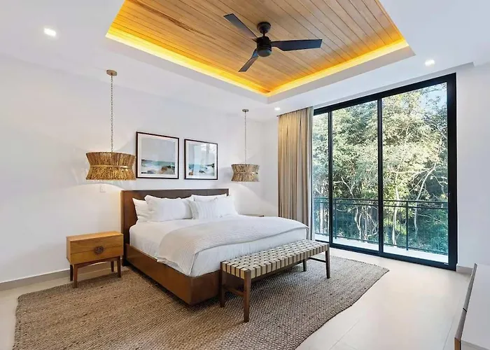 Modern With Pool In Private Tropical Community With Club & Access Hébergement de vacances *